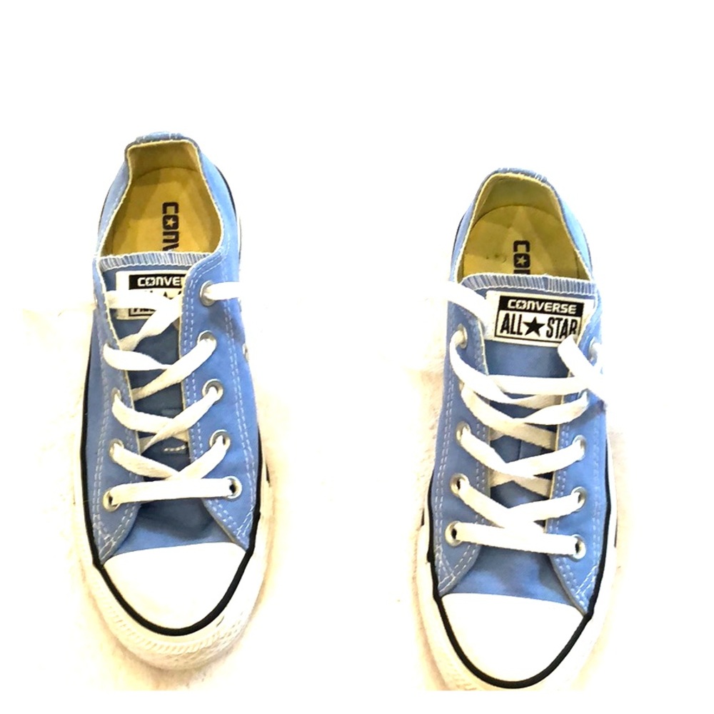 NEVER WORN! Blue converse